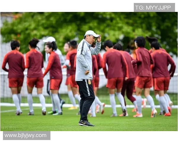 足球明星转型教练的成功案例与数量分析 足球明星转型教练的成功案例与数量分析